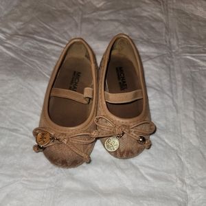 Girls Michael Kors Flats 5 infant- Gold and Beige